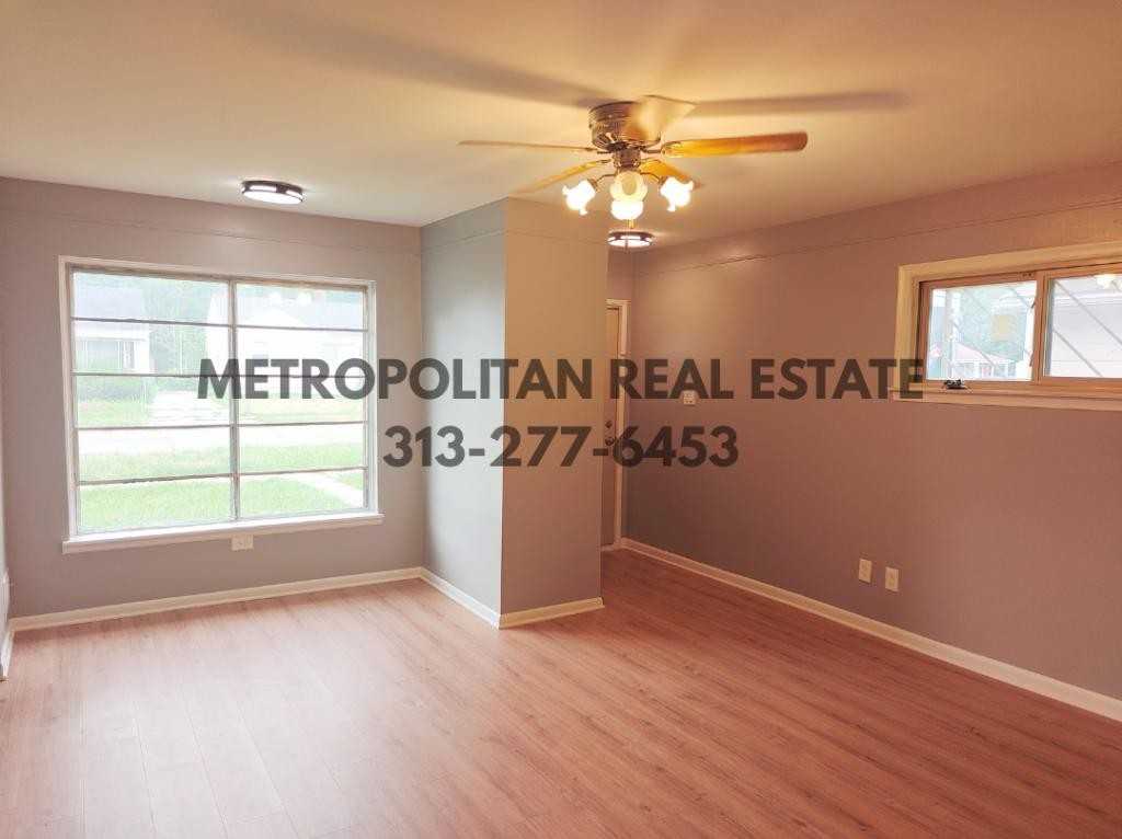 26680 Penn St - Photo 3 of 31