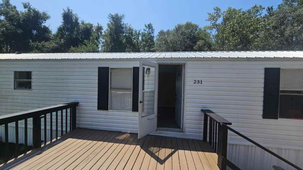231 Lakeview Ct - Photo 3 of 23