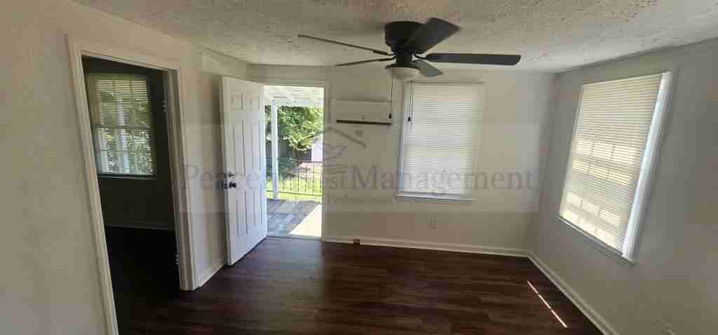 2901 Peabody Ave - Photo 5 of 12