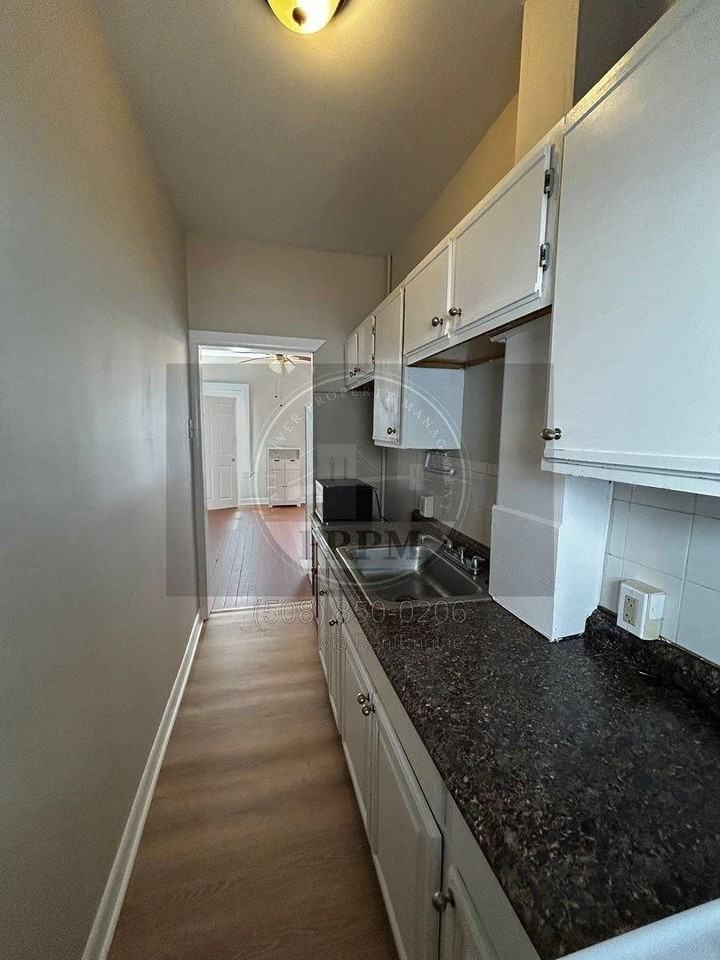 55 Tecumseh St #1N - Photo 2 of 10