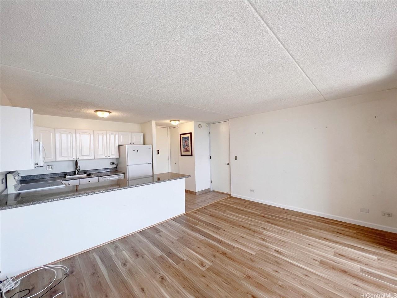 411 Hobron Ln #3601 - Photo 4 of 10