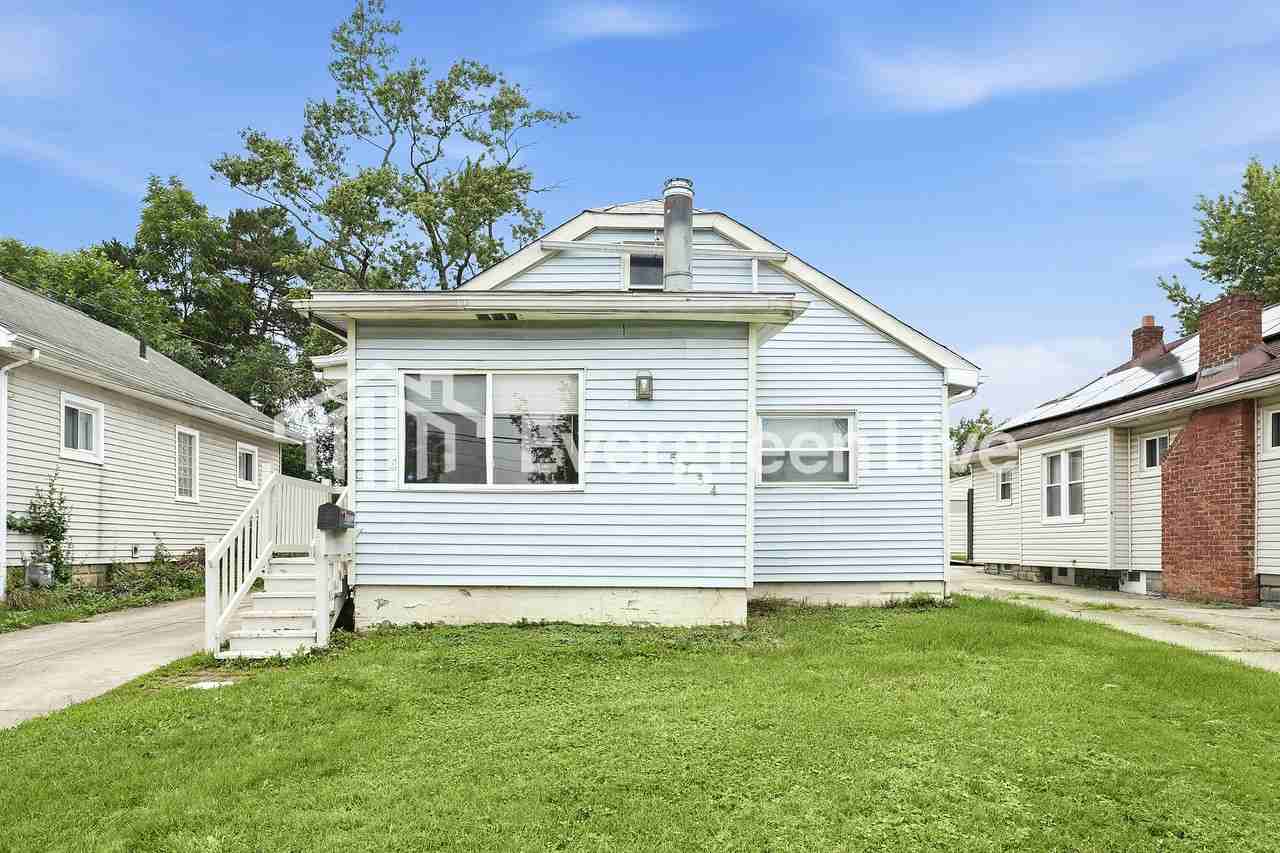 5734 Longwood Ave - Photo 2 of 16