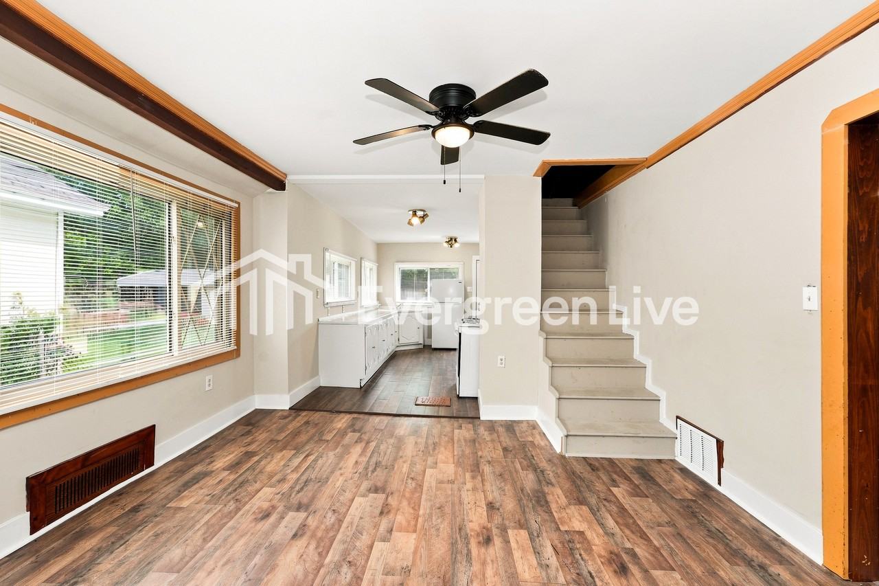 5734 Longwood Ave - Photo 7 of 16