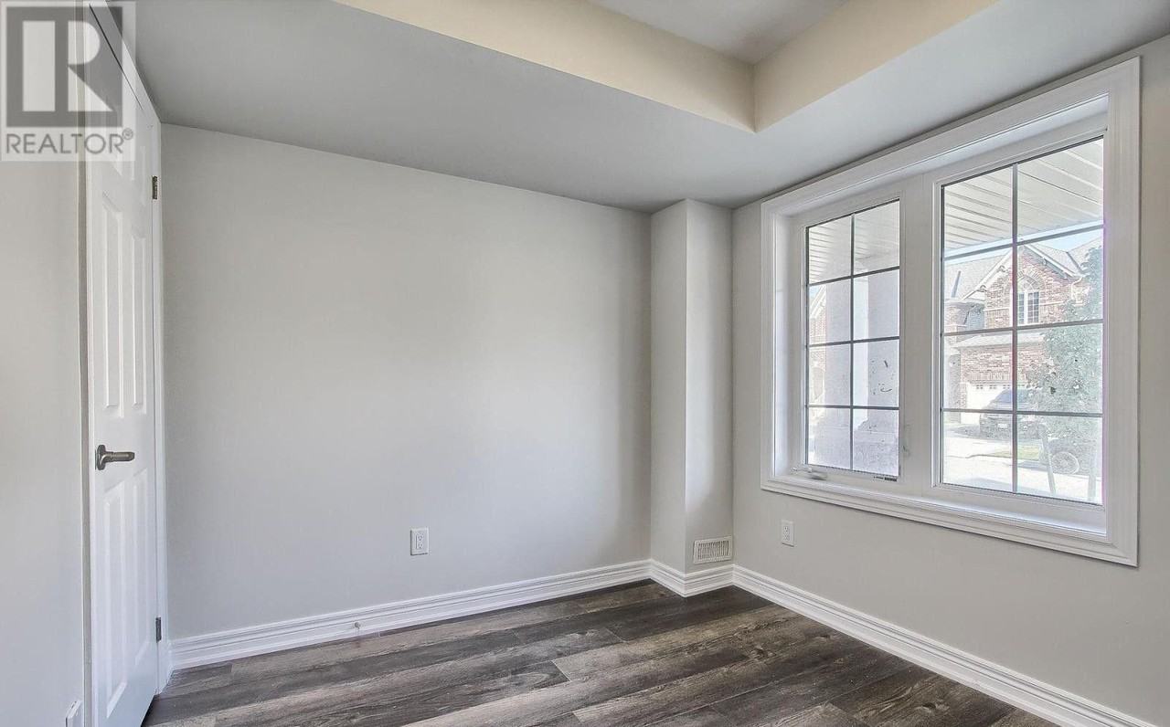 70 Knotty Pine Ave - Photo 4 of 27