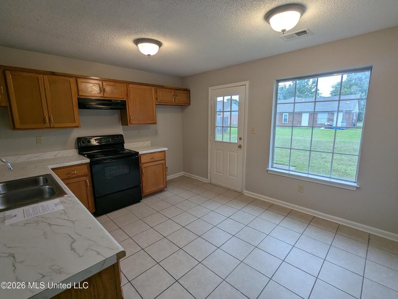 2630 Winwood Cv - Photo 4 of 14