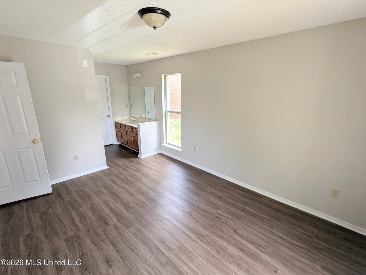 3426 Laurelwood St - Photo 5 of 11