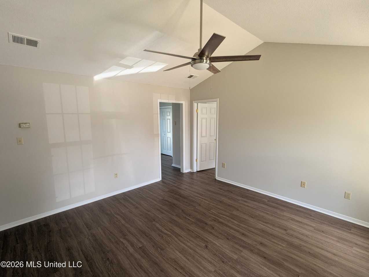 3426 Laurelwood St - Photo 6 of 11