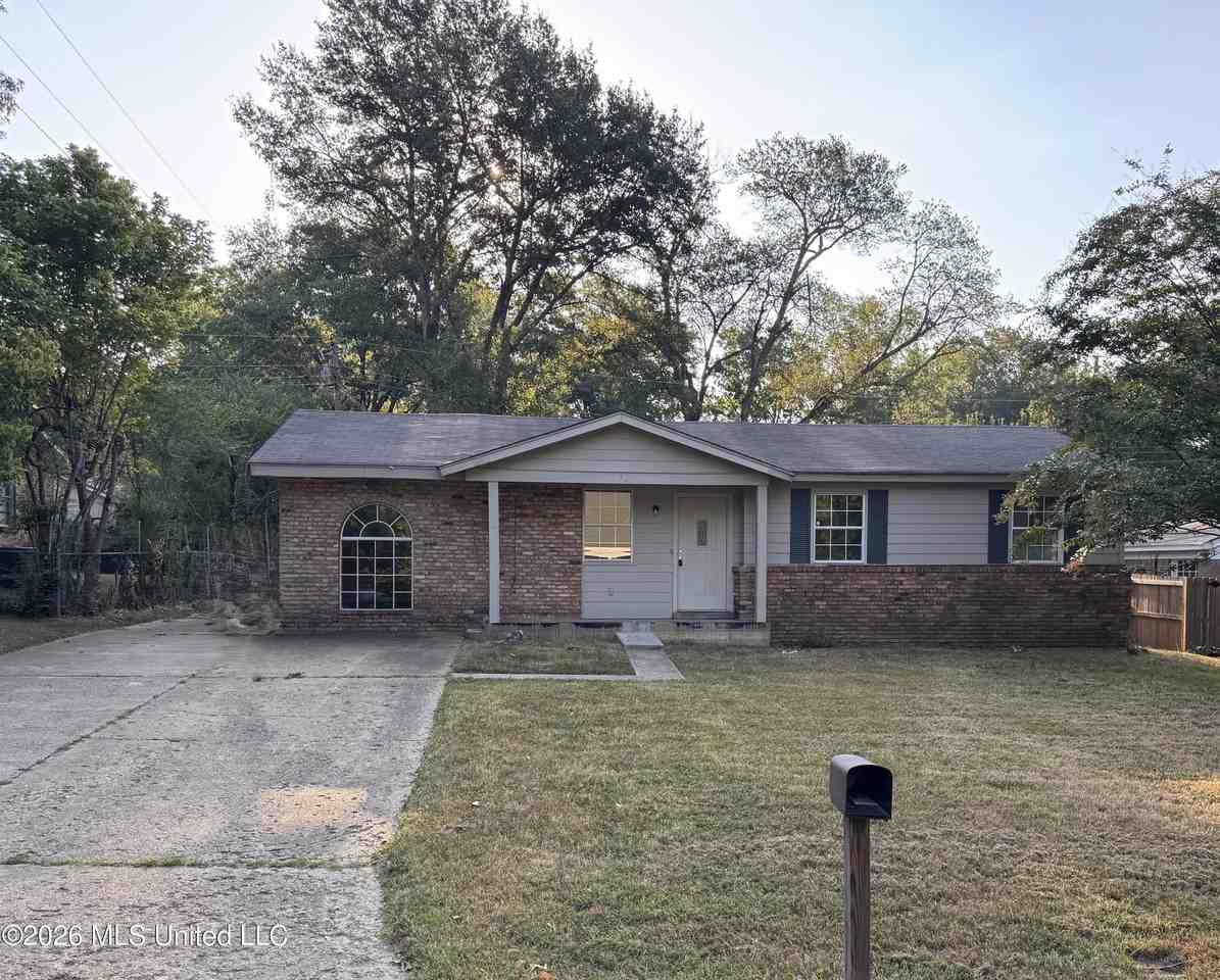 8678 Yorktown Dr