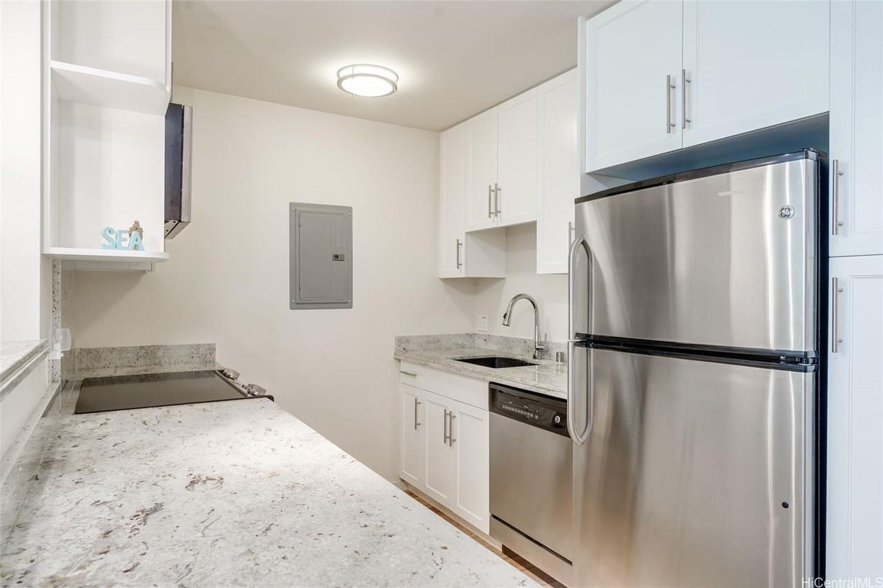 1820 Kaioo Dr #A405 - Photo 5 of 25