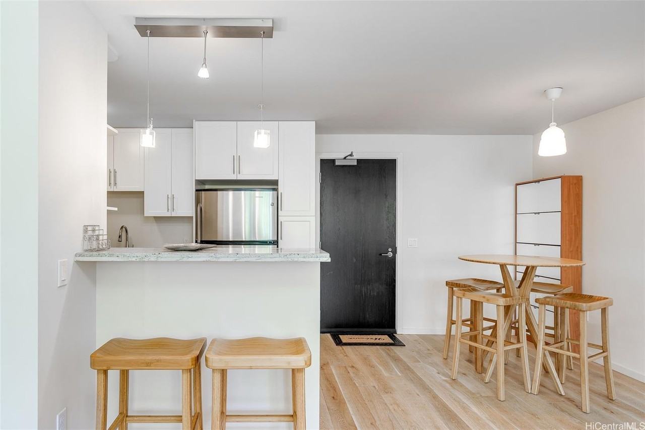 1820 Kaioo Dr #A405 - Photo 7 of 25