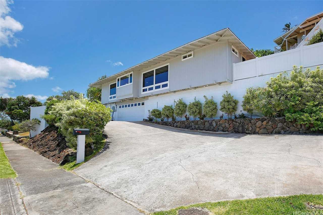 4802 Analii St - Photo 3 of 20