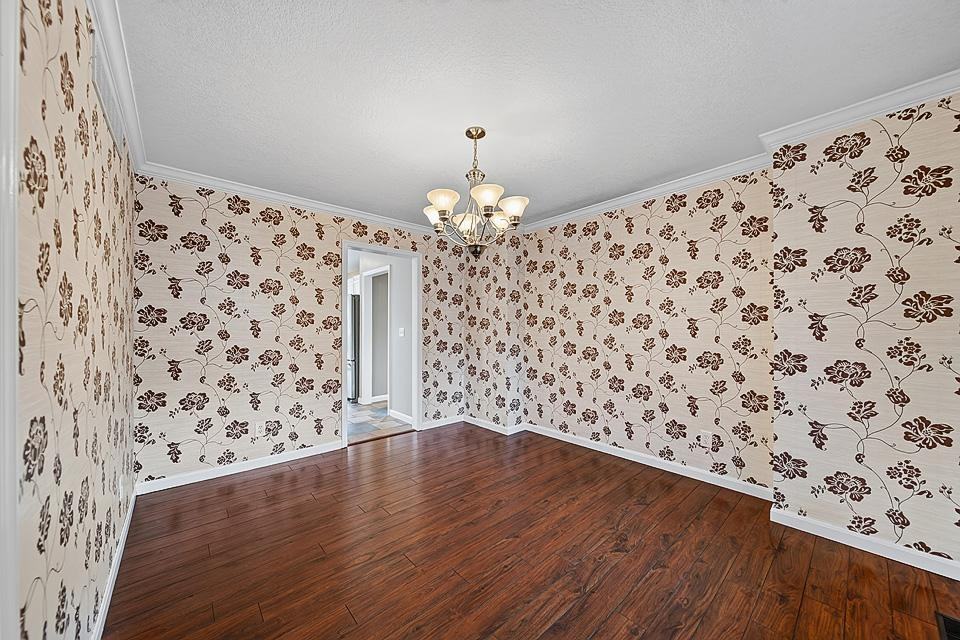 730 Parkview Dr - Photo 4 of 50
