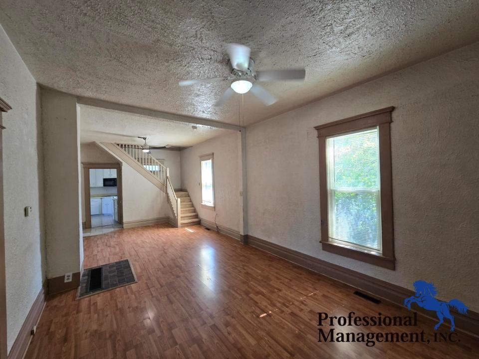 711 N 24th St - Photo 3 of 10