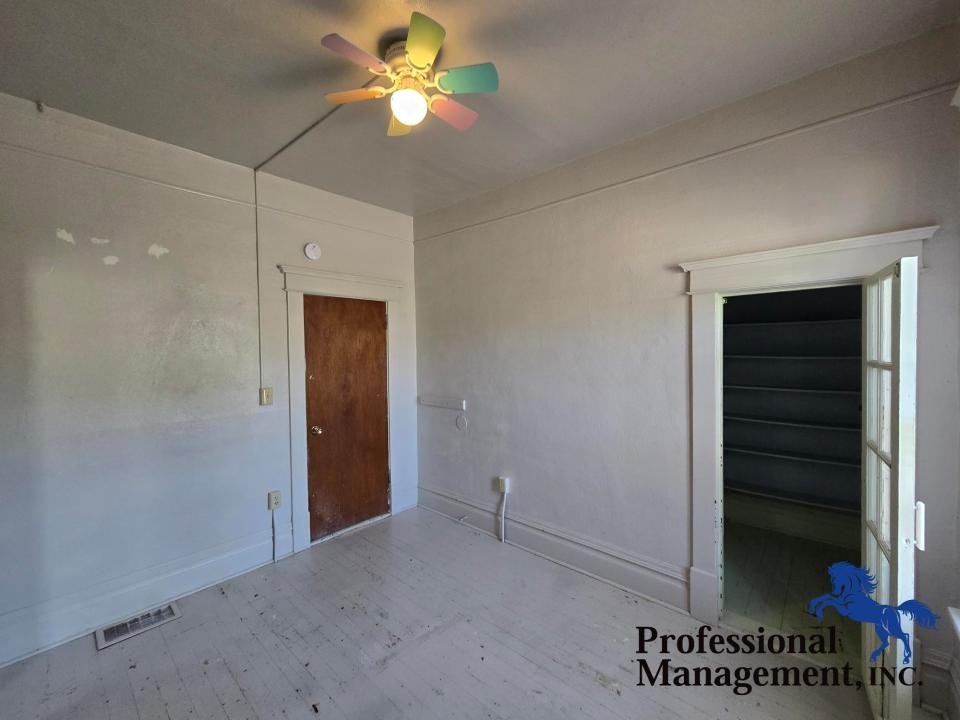 711 N 24th St - Photo 5 of 10