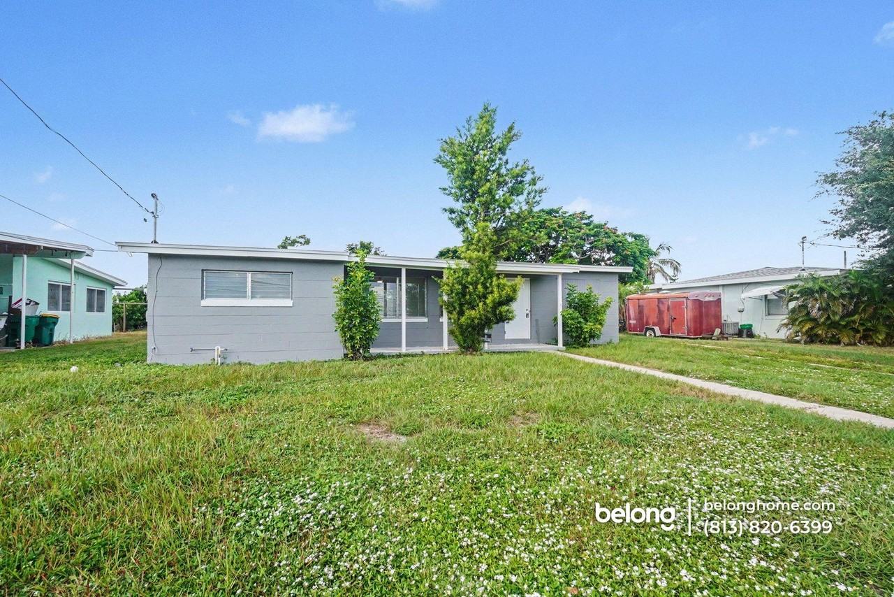 691 Sharon Cir - Photo 2 of 20