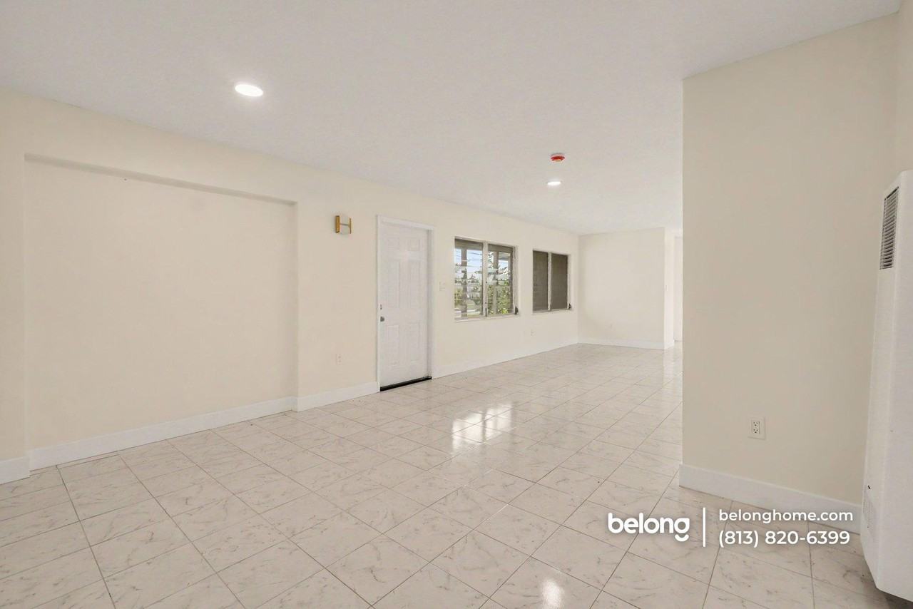 691 Sharon Cir - Photo 5 of 20