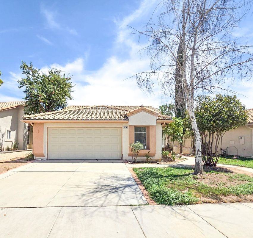 980 Oakland Hills Dr