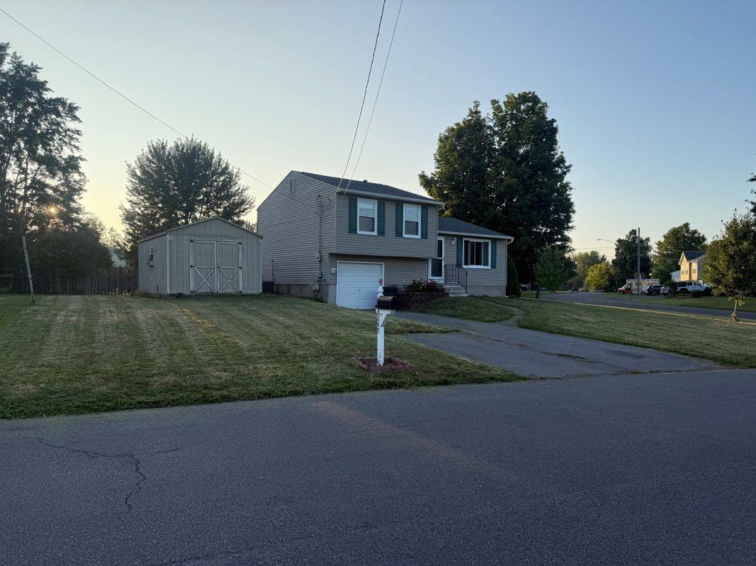8245 Elaine Cir - Photo 2 of 14