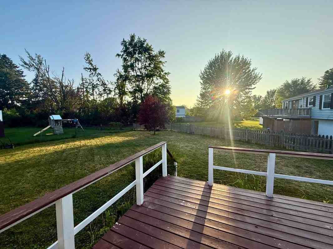 8245 Elaine Cir - Photo 5 of 14
