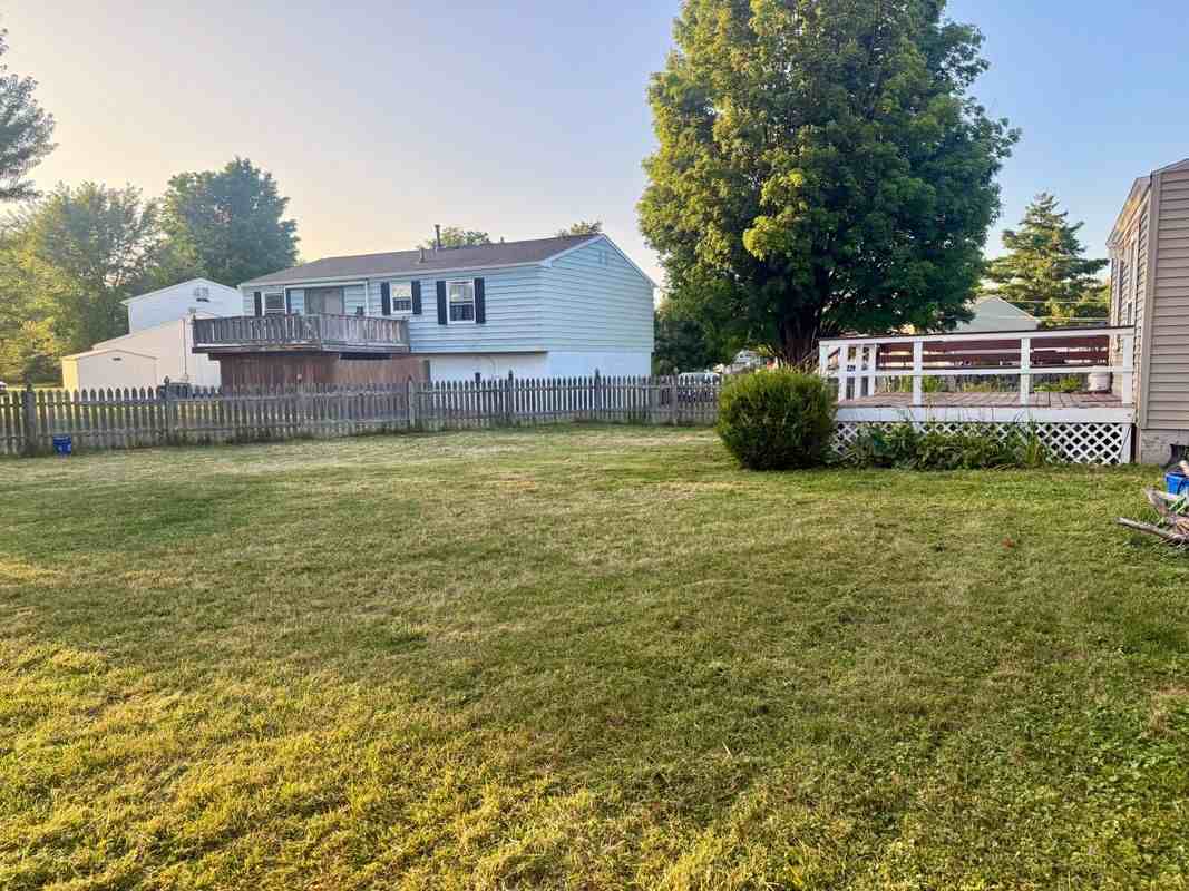 8245 Elaine Cir - Photo 6 of 14
