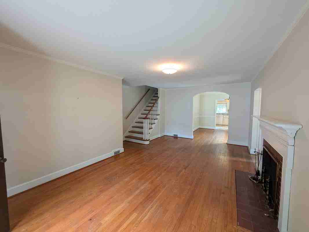1403 South Ave - Photo 4 of 29