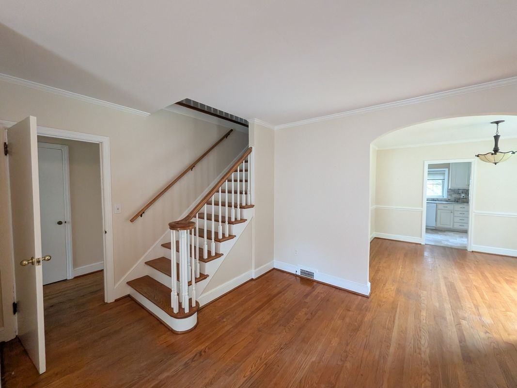 1403 South Ave - Photo 5 of 29