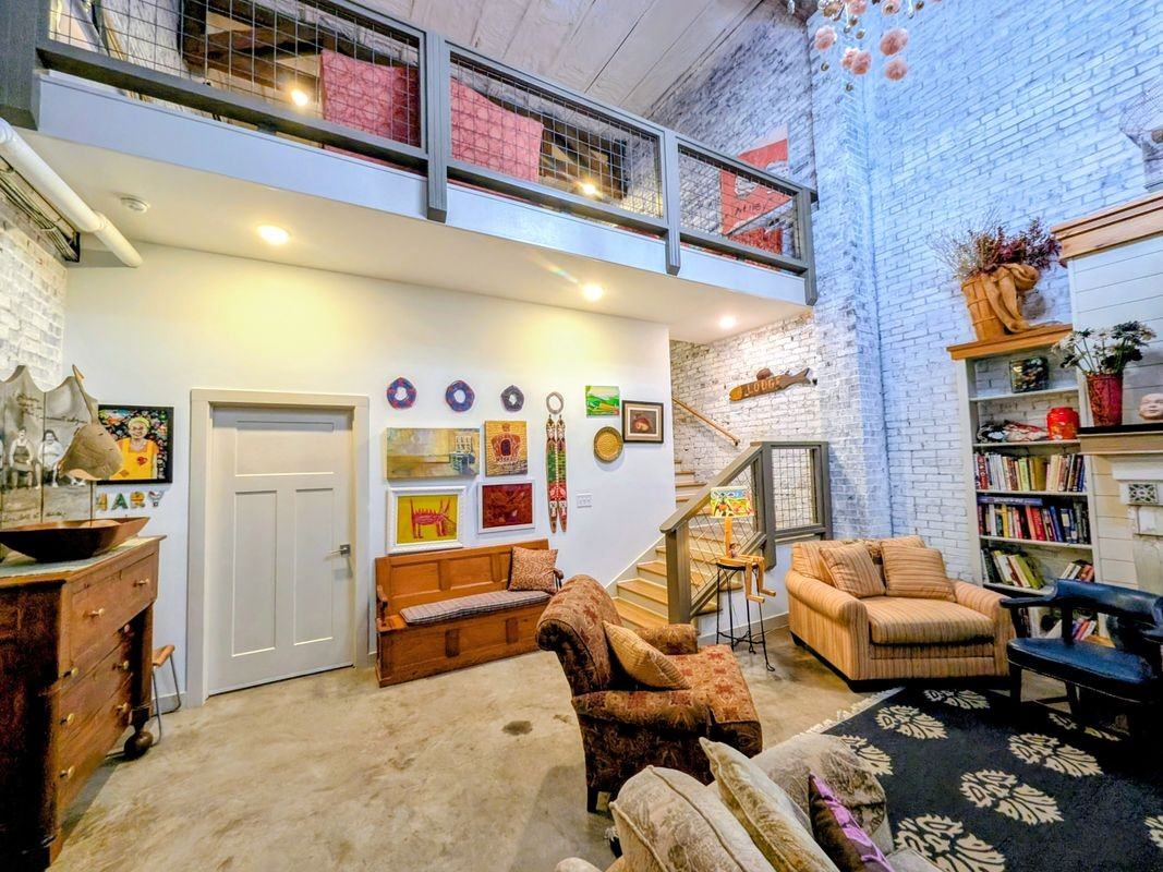 536 N Main St - Photo 3 of 22