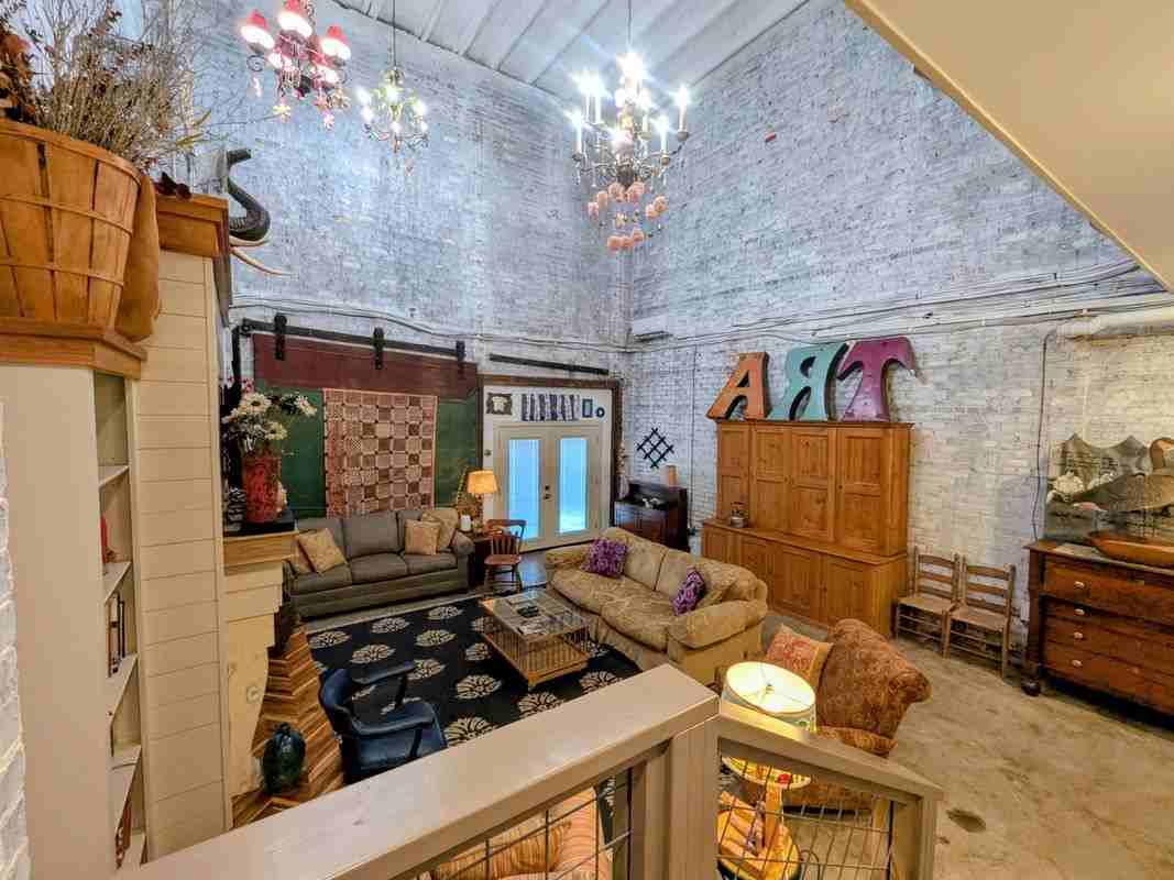 536 N Main St - Photo 5 of 22