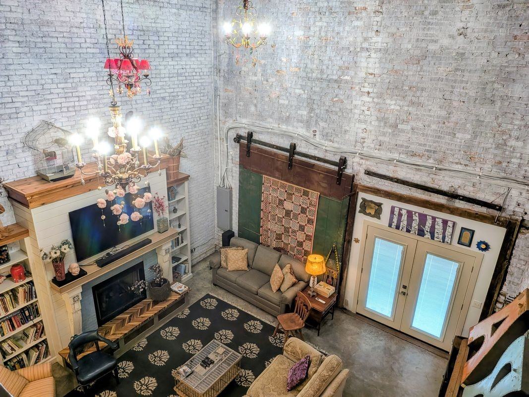 536 N Main St - Photo 6 of 22