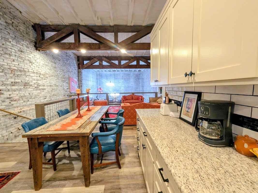 536 N Main St - Photo 7 of 22