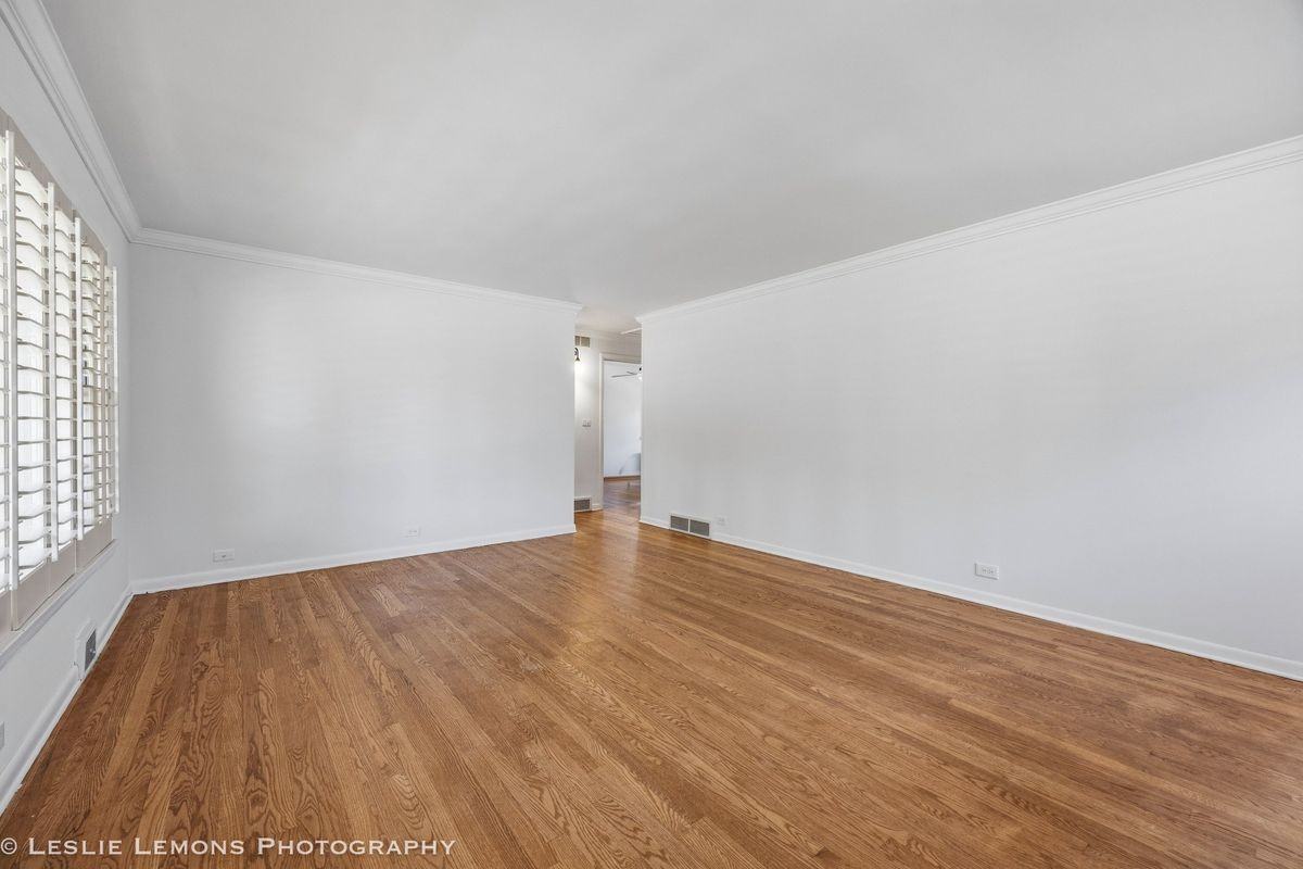 4089 Western Ave - Photo 4 of 18