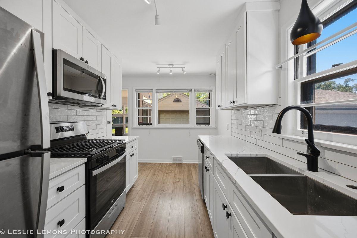 4089 Western Ave - Photo 6 of 18