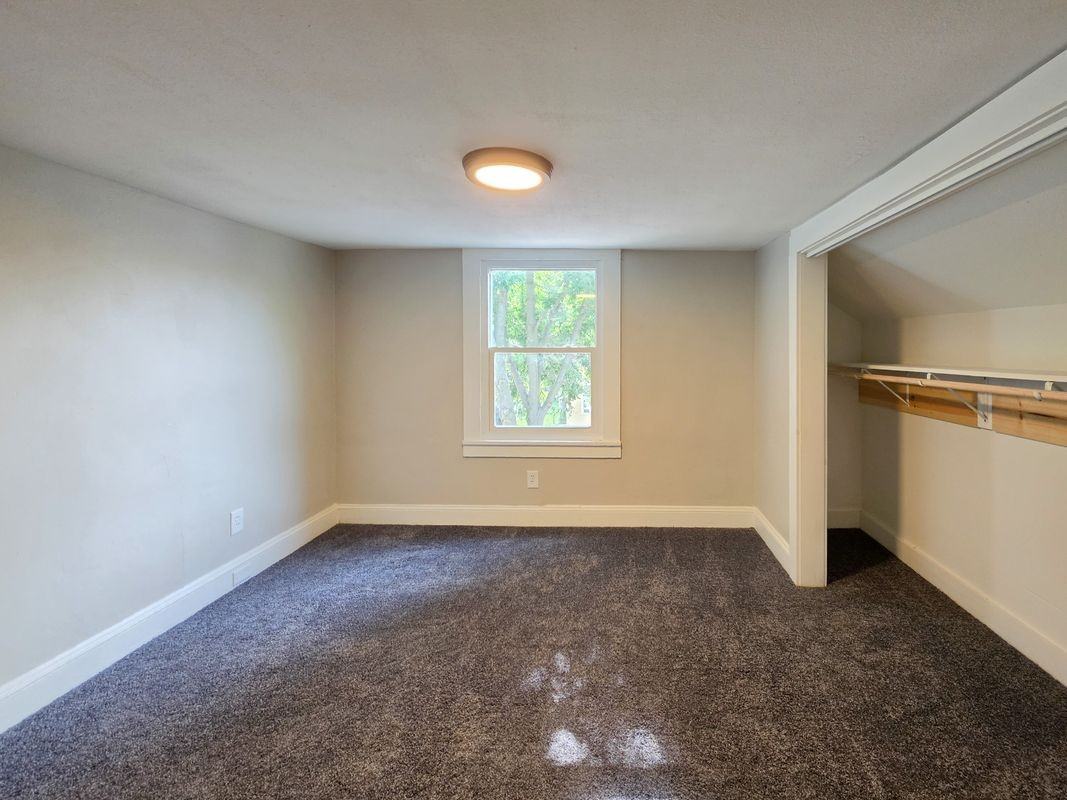 1033 Villa St - Photo 3 of 6