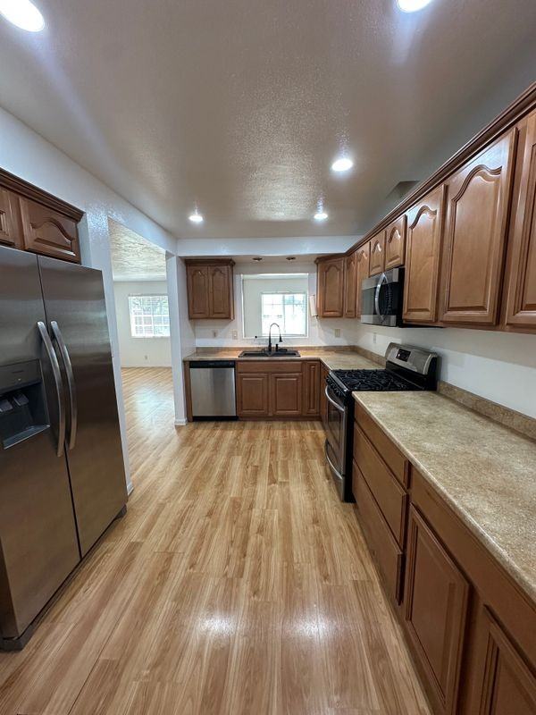 6041 Albemarle St - Photo 4 of 19