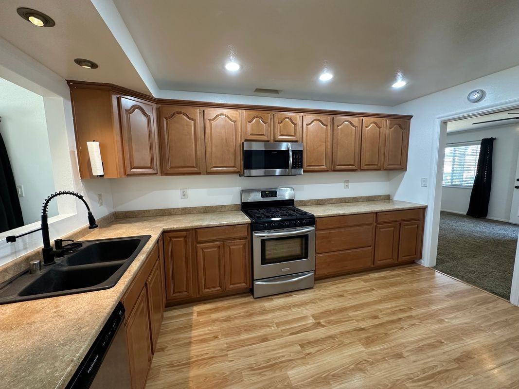 6041 Albemarle St - Photo 5 of 19