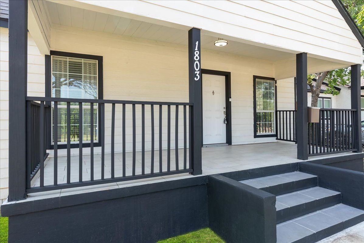 1803 N Winnetka Ave - Photo 3 of 45