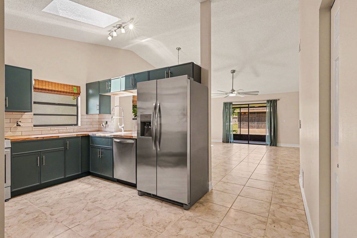 3695 Brentwood Ct - Photo 4 of 28