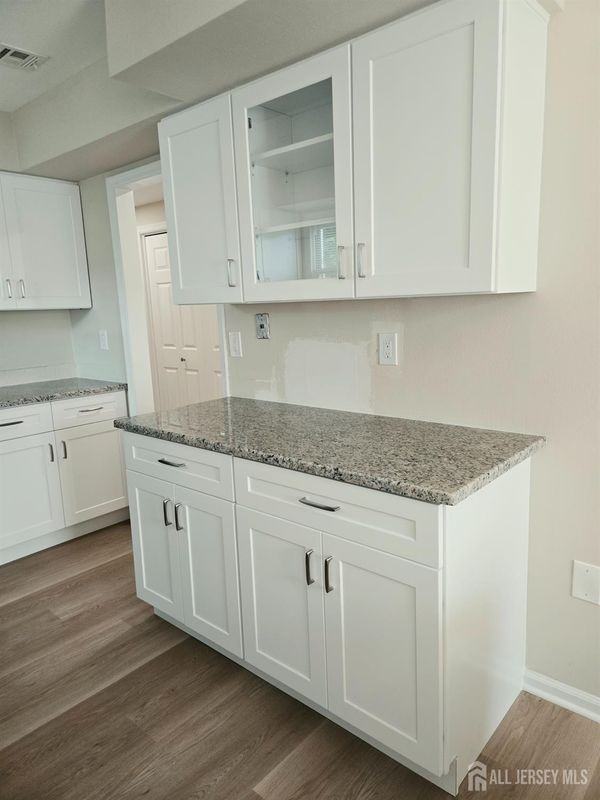 526 Terry Ln - Photo 4 of 13