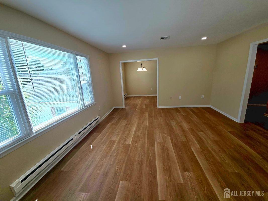 526 Terry Ln - Photo 7 of 13