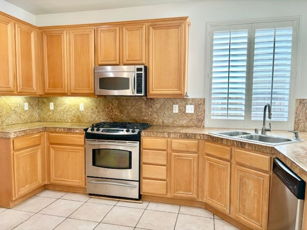 785 E Port Hueneme Rd - Photo 2 of 30