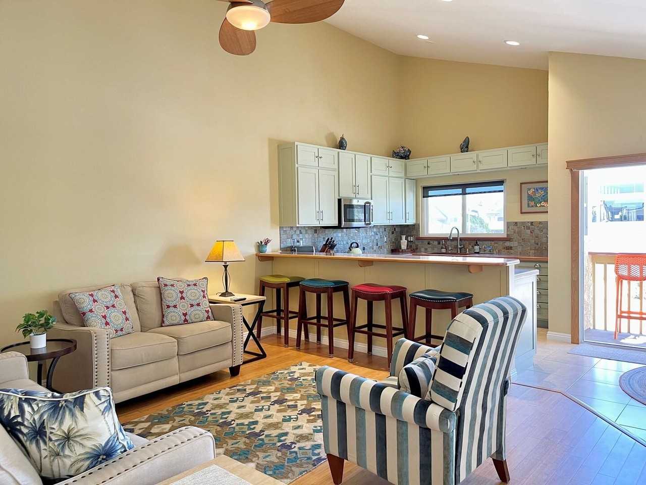 117 La Brea St - Photo 5 of 36