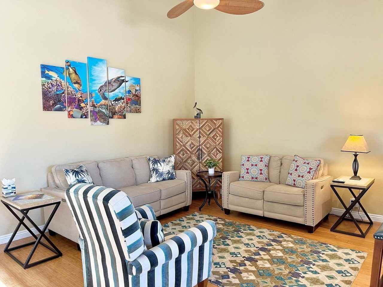 117 La Brea St - Photo 6 of 36