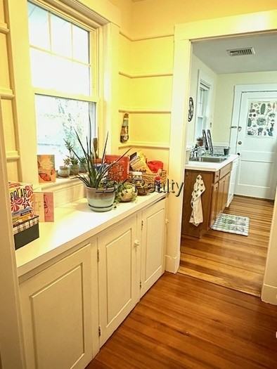 20 Broadway Ter - Photo 5 of 13
