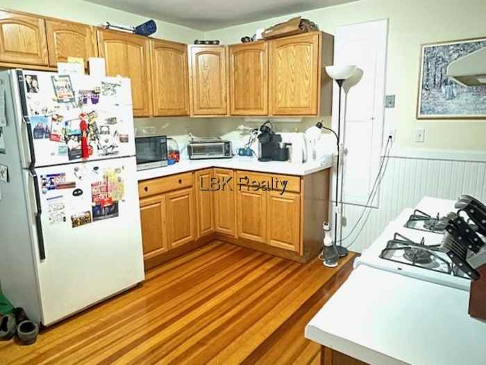 20 Broadway Ter - Photo 7 of 13