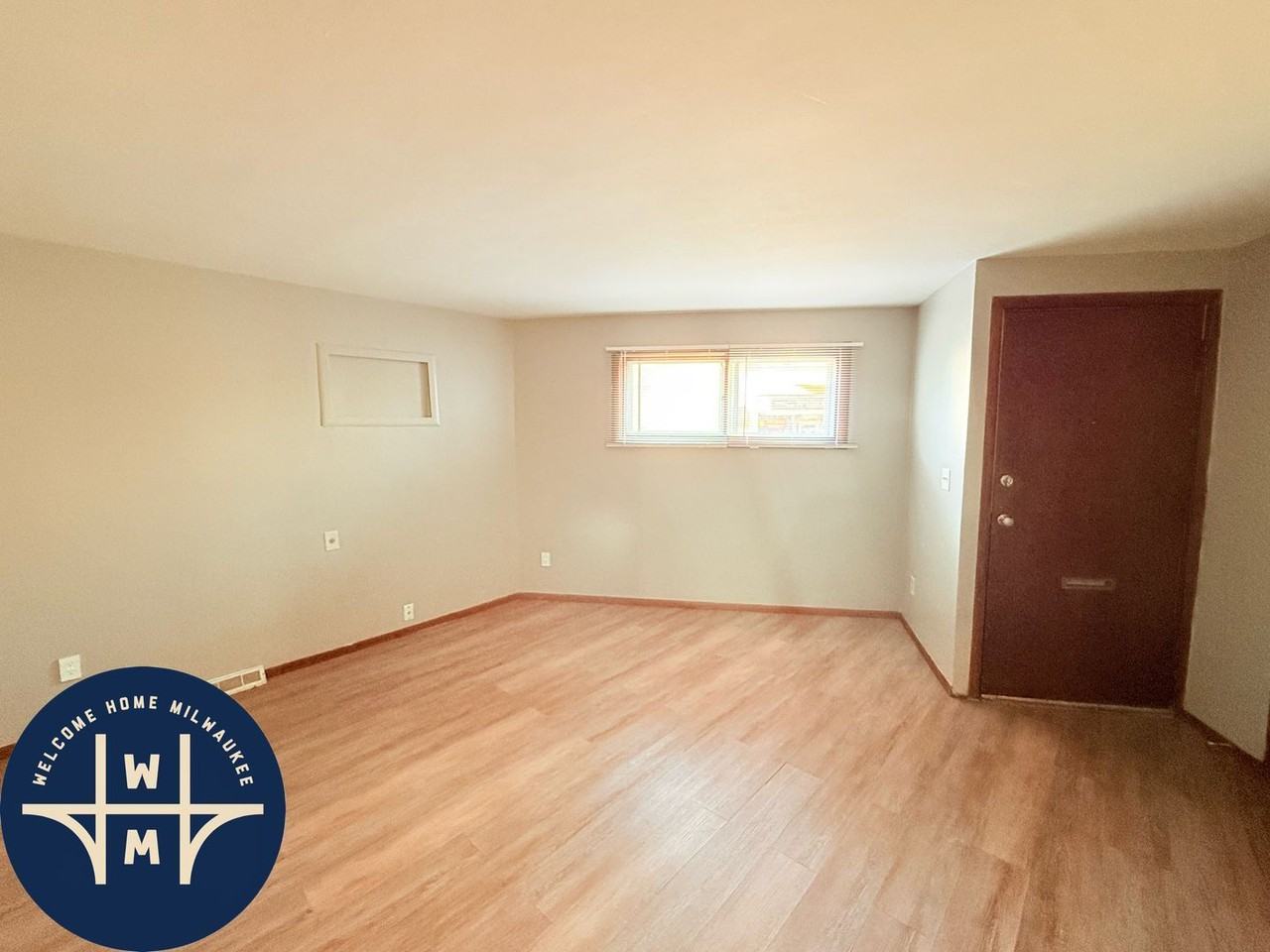 2645 S Kinnickinnic Ave #1 - Photo 2 of 11