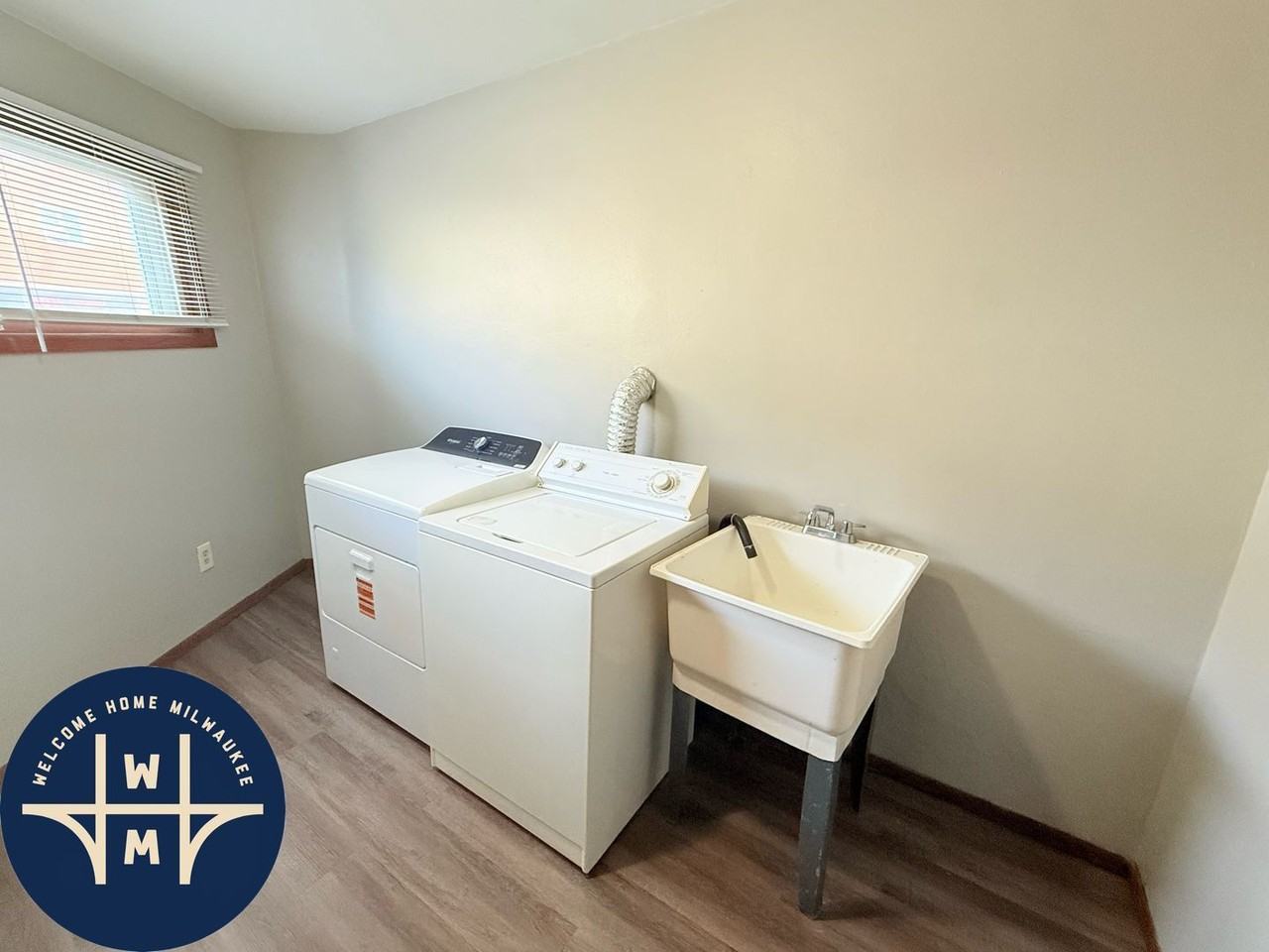 2645 S Kinnickinnic Ave #1 - Photo 4 of 11
