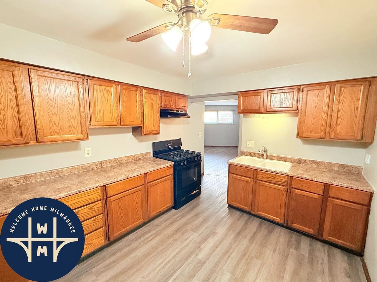 2645 S Kinnickinnic Ave #1 - Photo 6 of 11