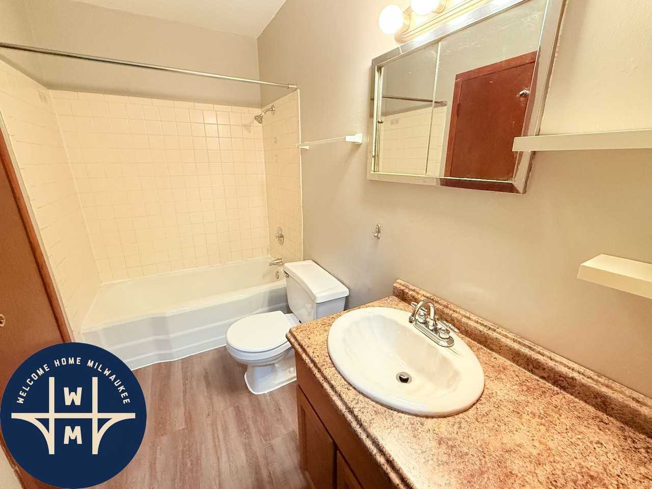 2645 S Kinnickinnic Ave #1 - Photo 7 of 11