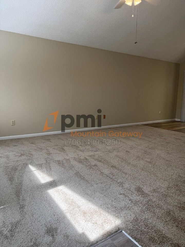 82 Primrose Dr #A - Photo 2 of 15