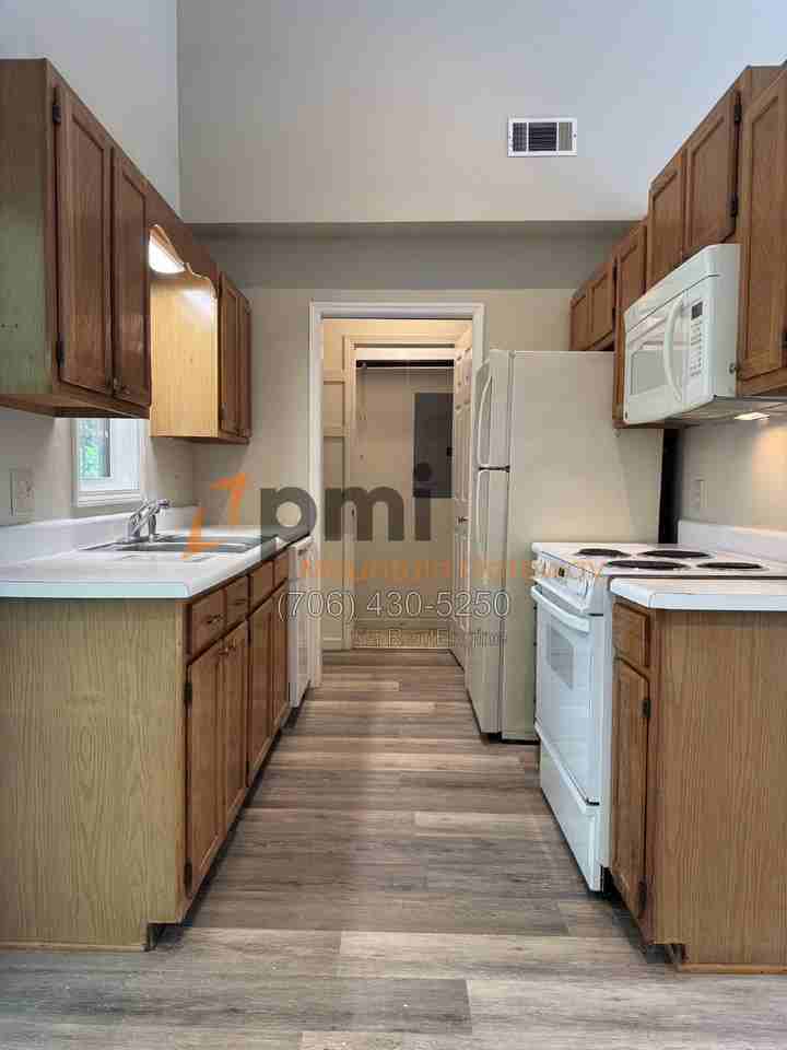 82 Primrose Dr #A - Photo 4 of 15